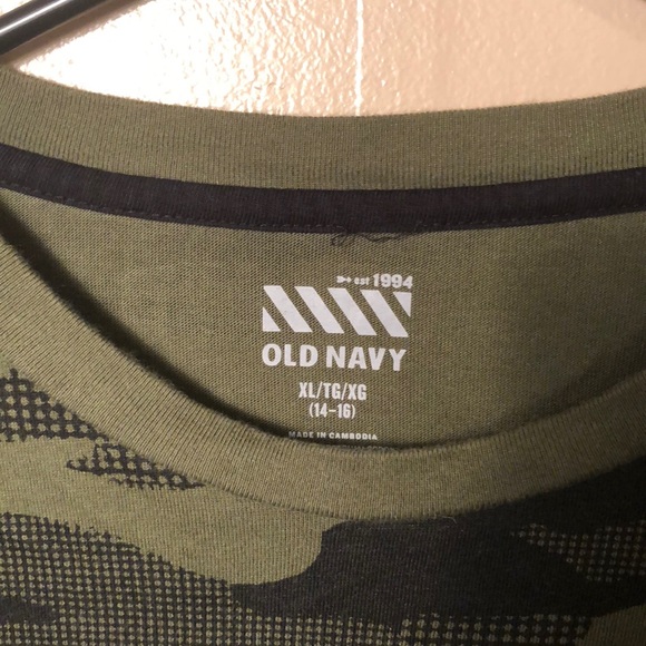 old navy camouflage shirt - Picture 2 of 3